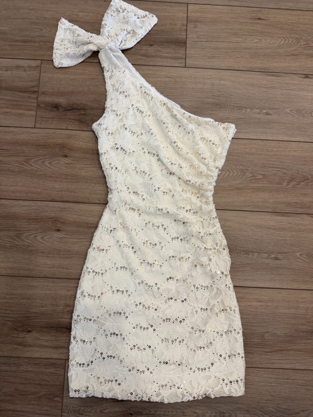 City Triangles White One-Shoulder Lace Bow Dress SIZE 3